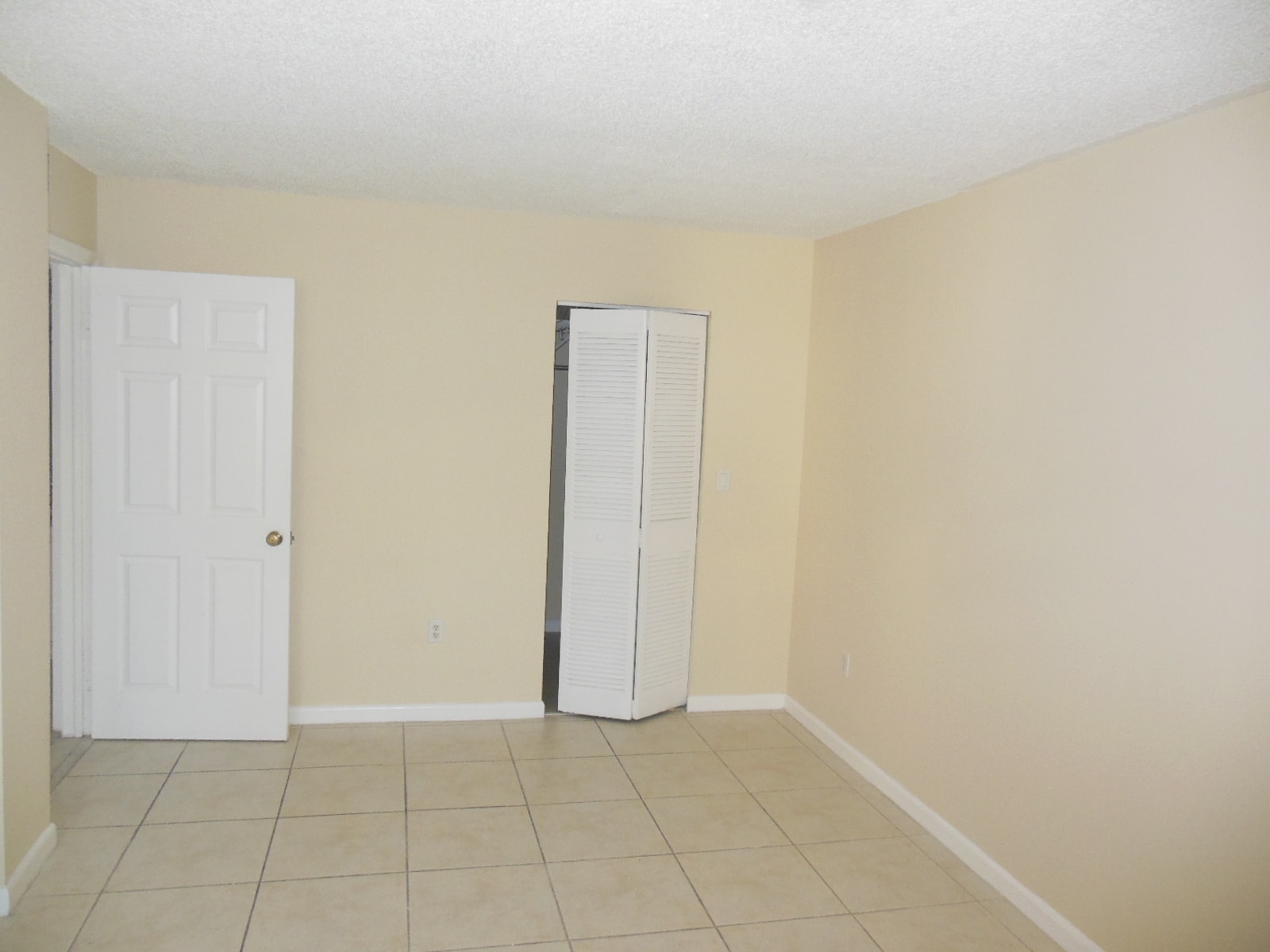 Building Photo - 8255 SW 152nd Ave