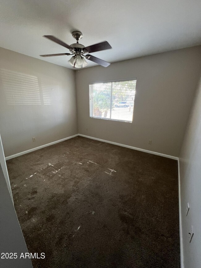 Building Photo - 7707 S Kenwood Ln