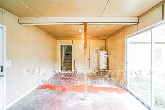 Building Photo - 32125 SE Hinman Ave