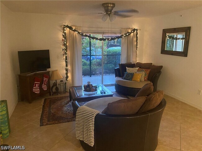 Building Photo - 8940 Colonnades Ct E