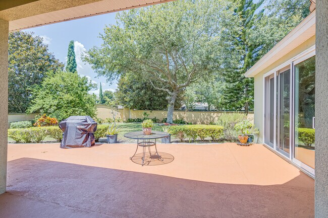 Building Photo - 2500 Azzurra Ln