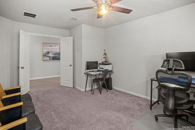 Building Photo - 3 Bedroom/2 Bath Potranco Run Subdivision