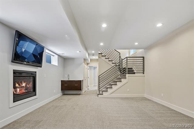 Building Photo - 2414 Glenarm Pl