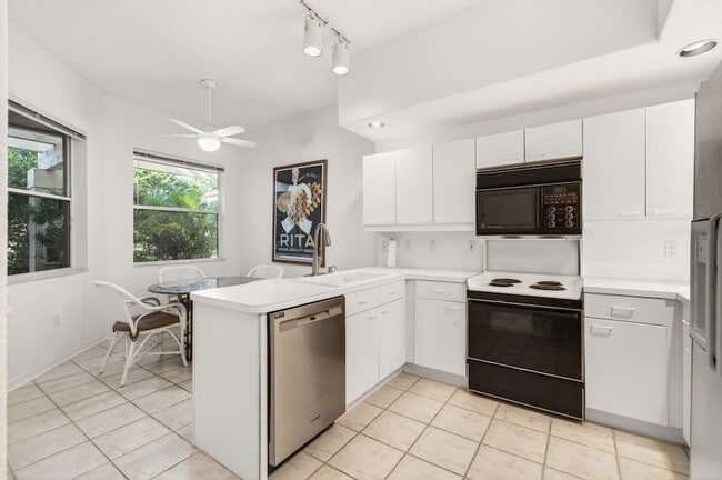 Building Photo - 2512 Coco Plum Blvd