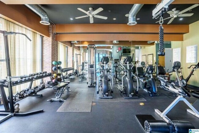 Building Photo - 2020 5th Ave