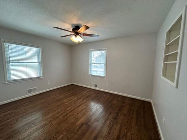 Building Photo - {10240}  Renovated Home in Cherry Hills+ H...
