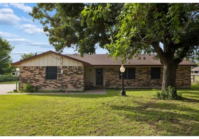 Building Photo - 210 Lanier Rd