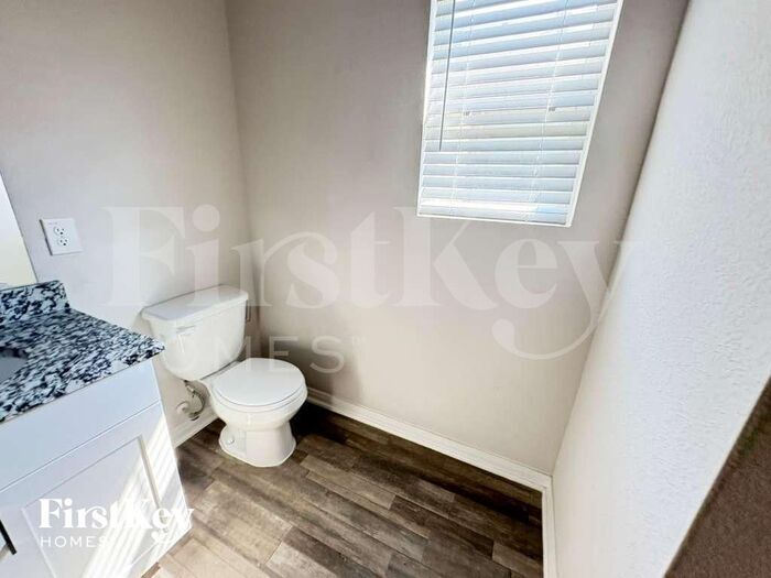 Building Photo - 17644 Cedar Crst Dr
