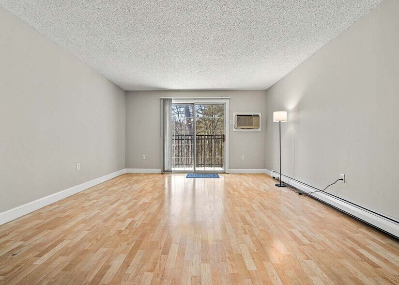 Building Photo - 7 Saint James Pl