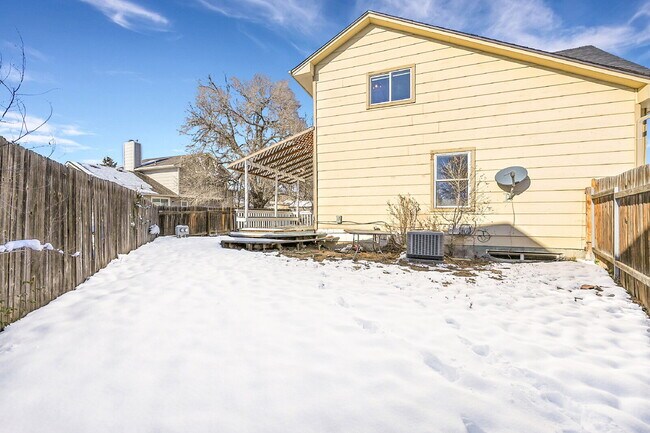 Building Photo - $1,995.95 - 3 Bedrooms, 2 Bathrooms, Single Family Home with Fenced Yard!