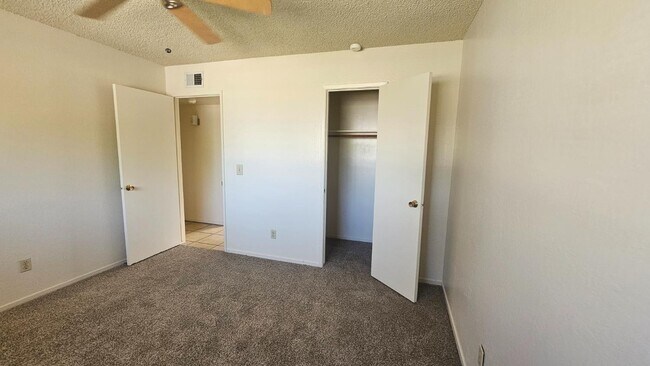 Building Photo - 92 W Gettysburg Ave