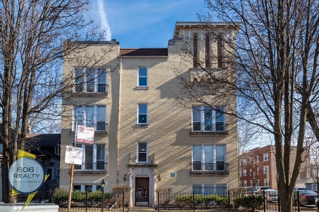 Building Photo - 4901 N Christiana Ave