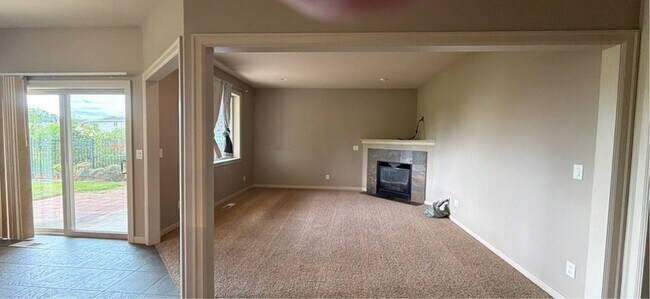 Building Photo - 2175 Mayfly St