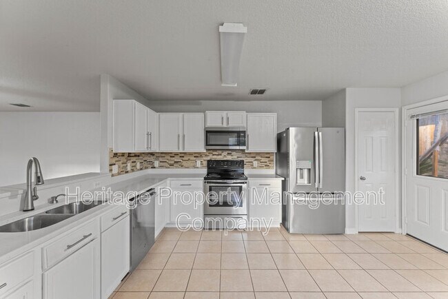 Building Photo - 10926 Acorn Canyon