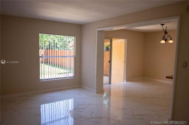 Building Photo - 316 Sunshine Dr