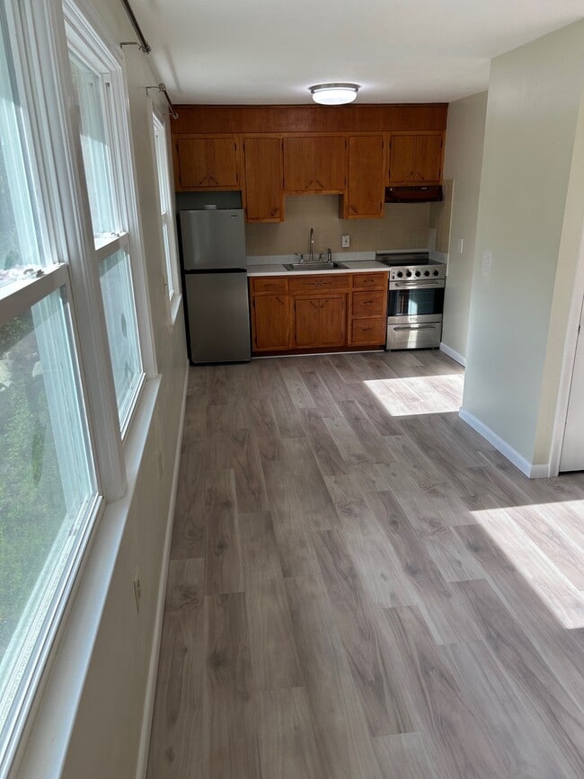 Building Photo - 1550 CT-12