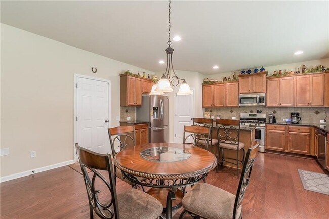 Building Photo - 4850 Haysboro Way