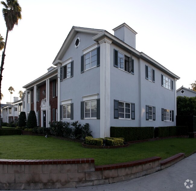 Building Photo - 12024 Moorpark St