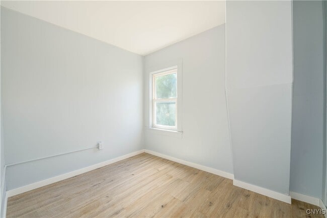 Building Photo - 42 E Cayuga St