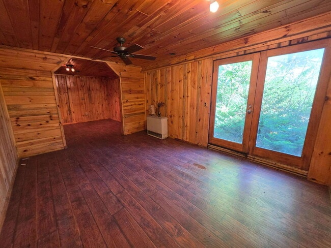 Building Photo - 24.2 Acres – Industrial Warehouse, Residential Or Office Space, Pole Shed & Recreational Land
