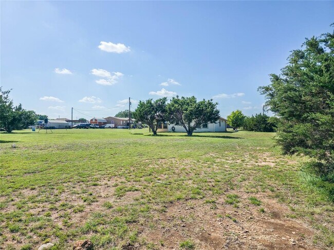 Building Photo - 120 Lost Oaks Ct