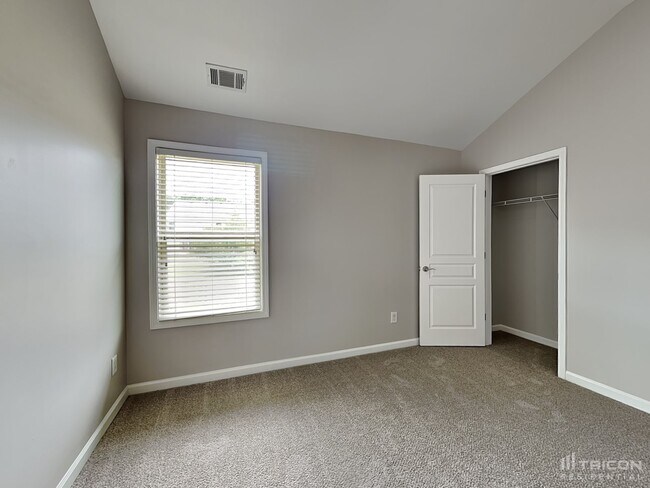 Building Photo - 632 Talon View Ct