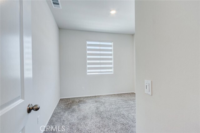 Building Photo - 36469 Shine Dr