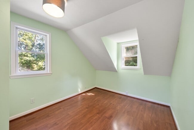 Building Photo - 42 Pinehurst Ave