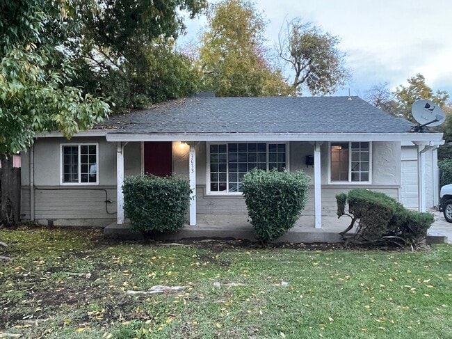 Primary Photo - 3033 W Sonoma Ave