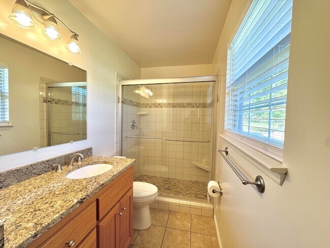Building Photo - 5609 Landrum Dr