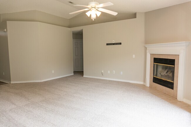 Building Photo - 465 Jillian Dr