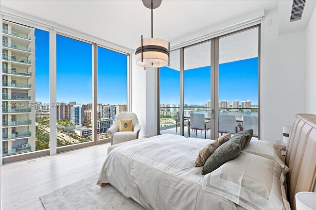 Building Photo - 17975 Collins Ave