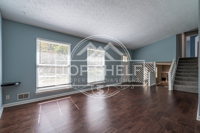 Building Photo - 1960 Branch View Dr