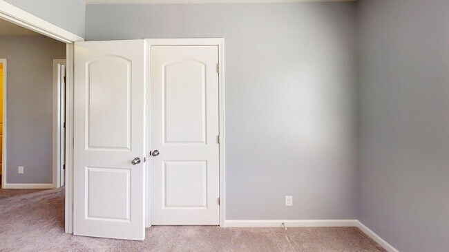 Building Photo - 823 Georgia Oak Ln