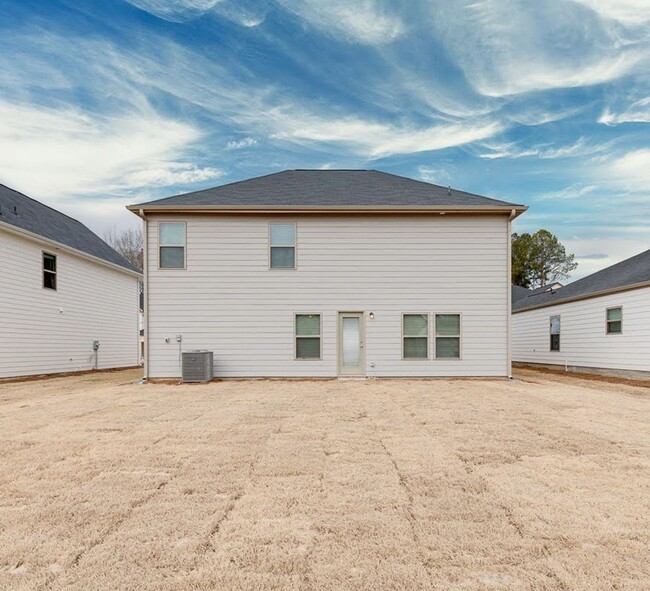 Building Photo - Spacious 5-Bedroom, 3-Bath Home in Prime F...