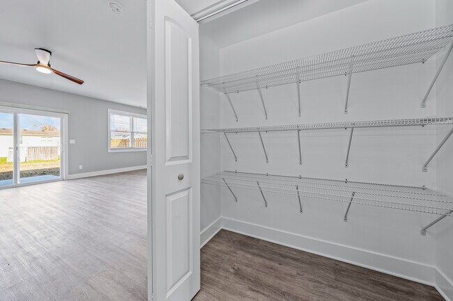 Building Photo - 1416 8th St