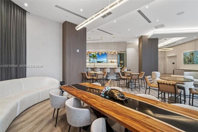 Building Photo - 333 Las Olas Way