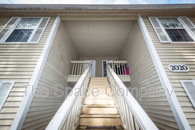 Building Photo - 2020 Coldspring Dr