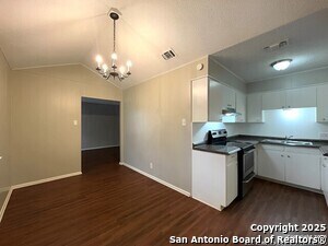 Building Photo - 311 E San Antonio Ave