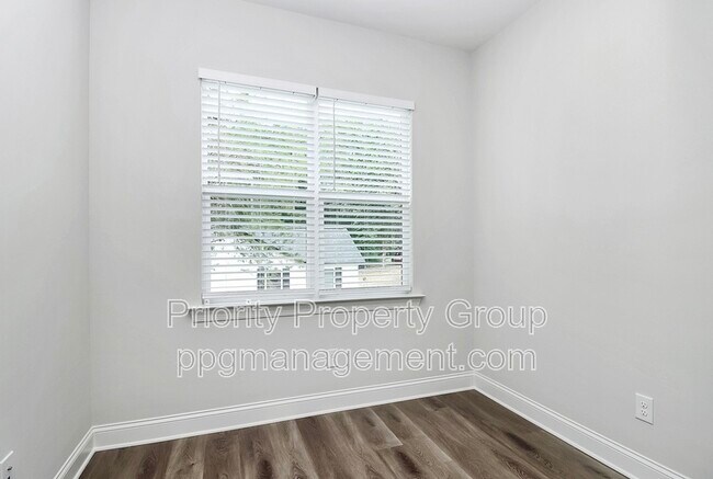 Building Photo - 6618 Riverview Dr