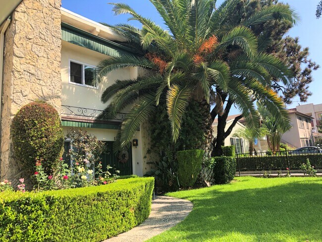 Primary Photo - 621 W California Ave