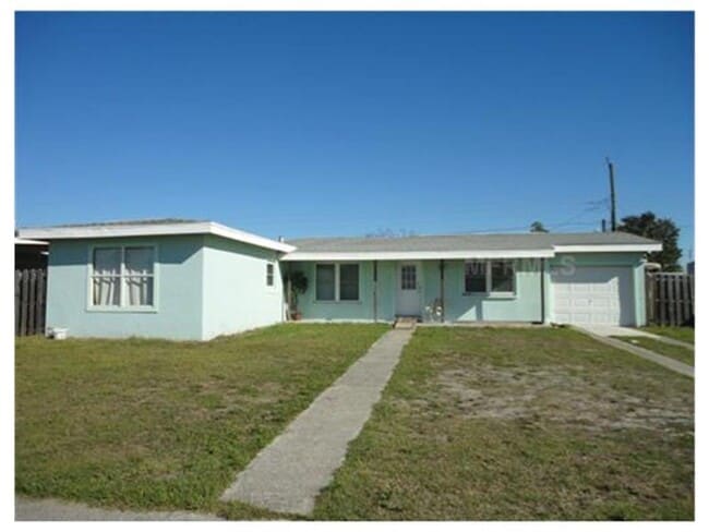Primary Photo - $1,100 ** Annual Lease ** 3 Bedroom / 2 Ba...