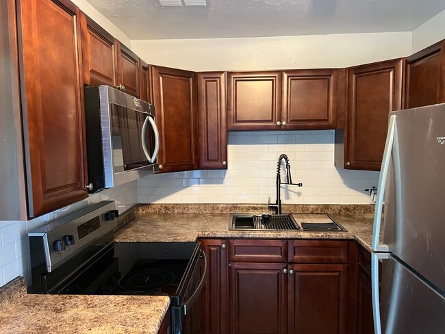 Building Photo - 2419 Dozier Dr