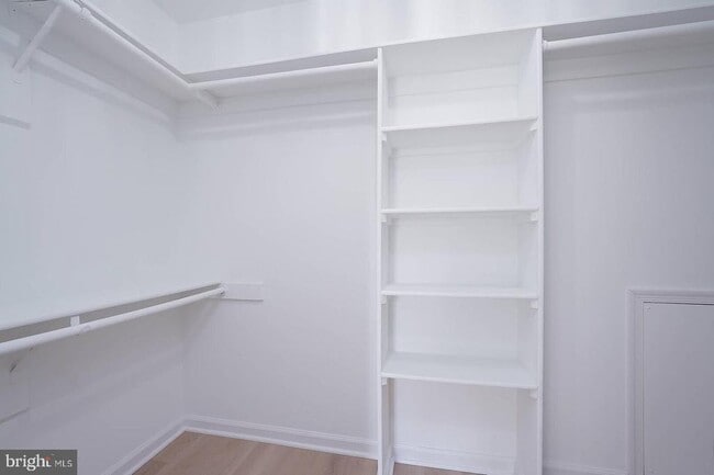 Building Photo - 20527 Shadyside Way