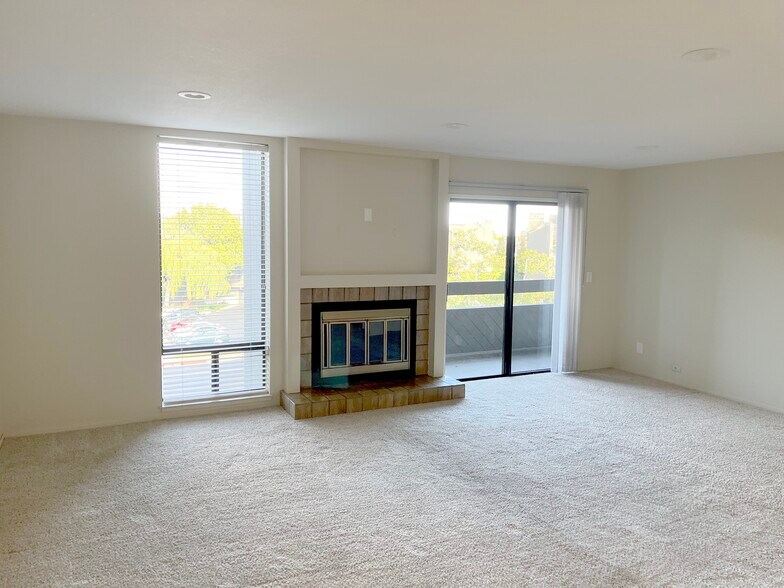 Large Family / Living room - 815 Sea Spray Ln