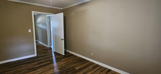 Building Photo - 310 W Lafayette St