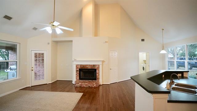 Building Photo - 329 Parkhurst Ln