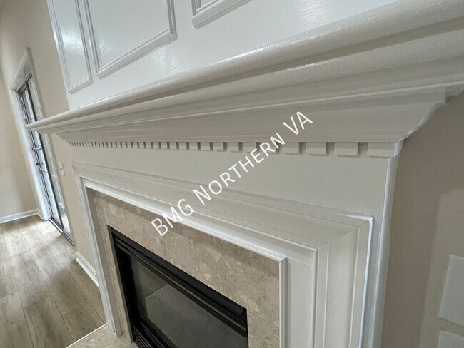 Building Photo - 22525 Maison Carree Square