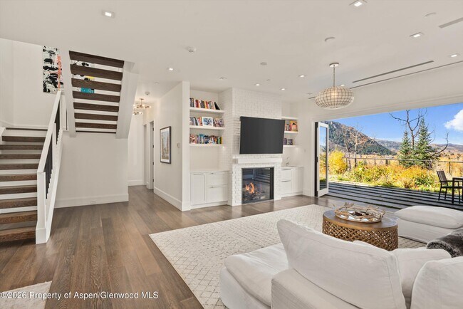 Building Photo - 191 Skimming Ln