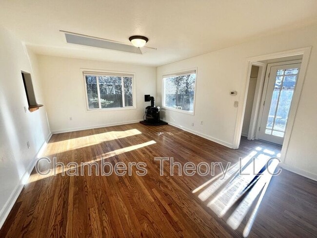 Building Photo - 1252 NW Milwaukee Ave